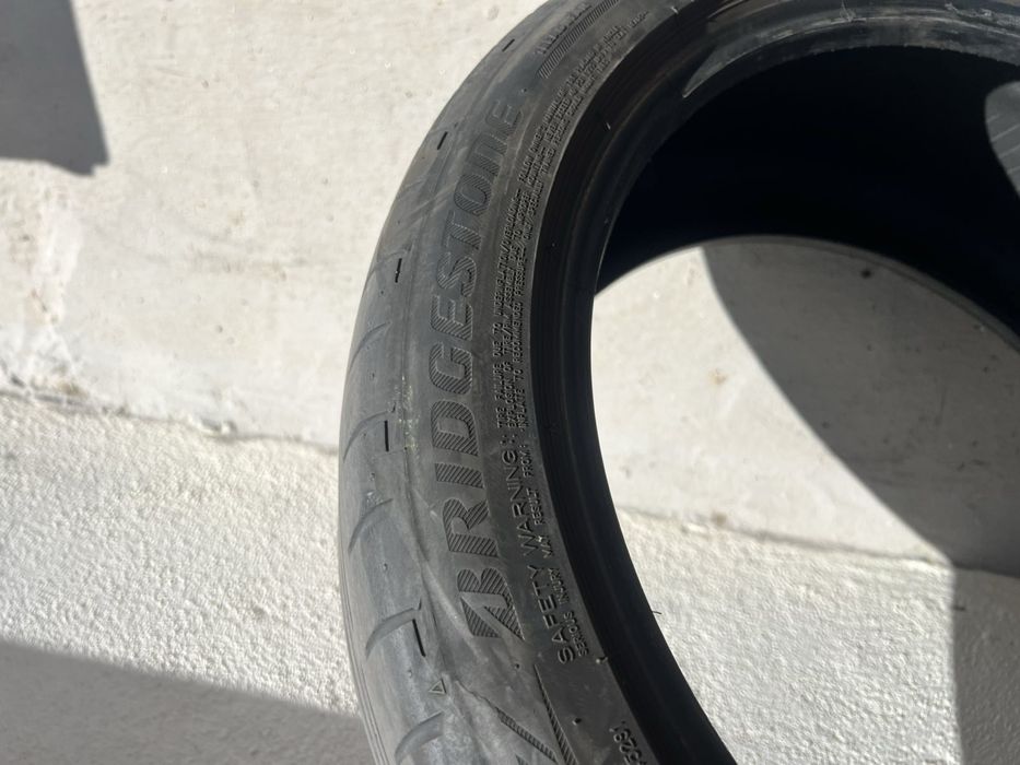 245/40/18 Bridgestone 2 pneus