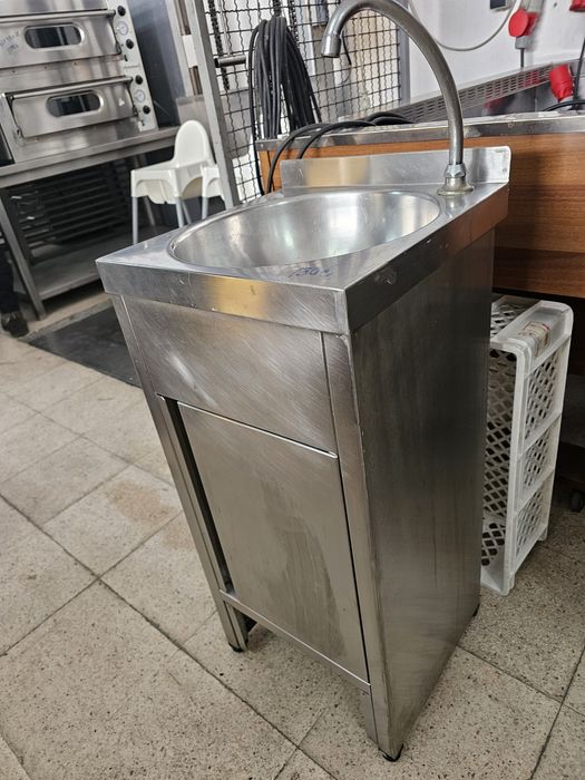Lava-mãos usado de inox