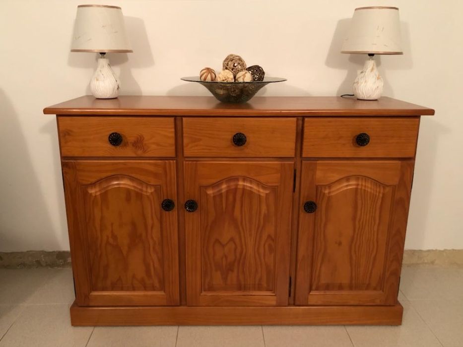 Aparador de bom istado como novo