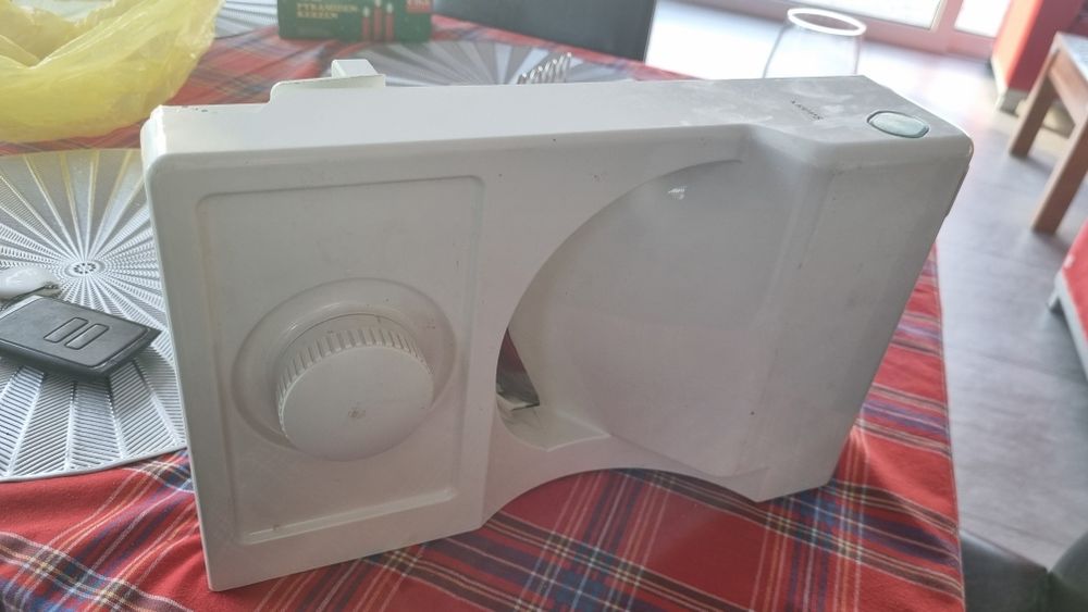 Krajalnica do chleba i wędlin krups