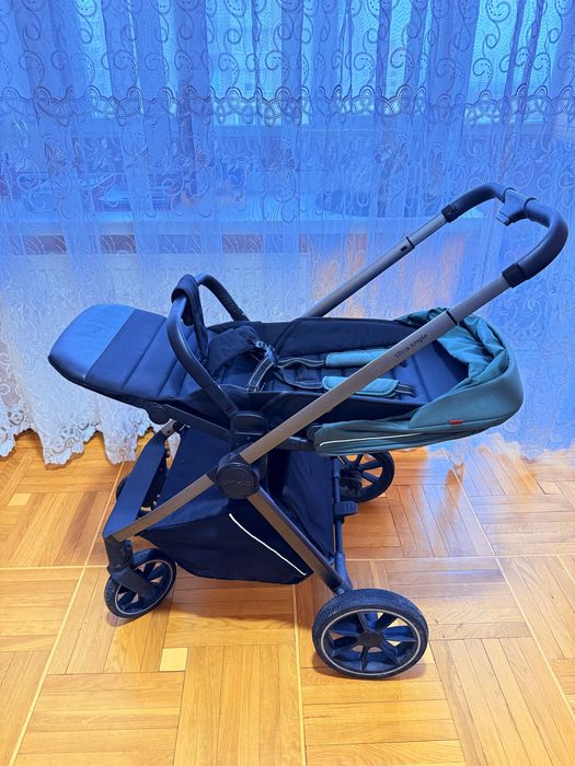 Прогулянкова коляска CARRELLO Ultra
