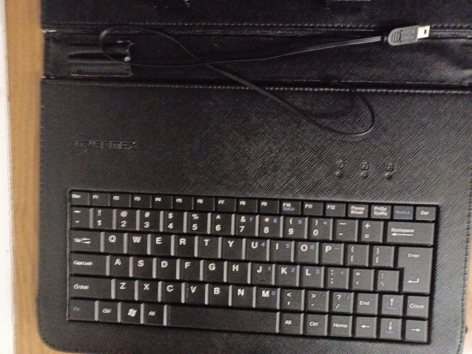 Etui z klawiaturą 10"