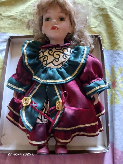 Красивая кукла, хороший подарок