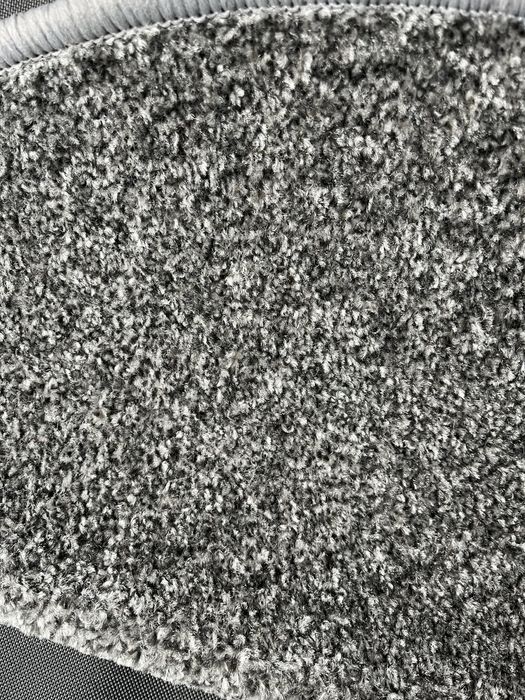 Różne nakładki schodowe