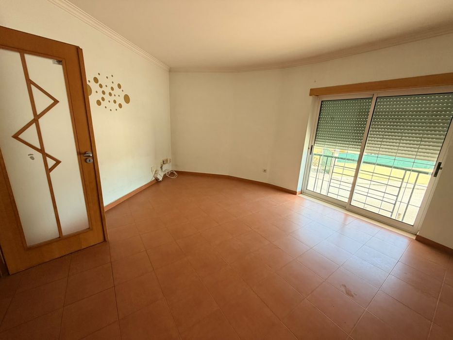 Apartemento T3 para arrendar no Entrocamento