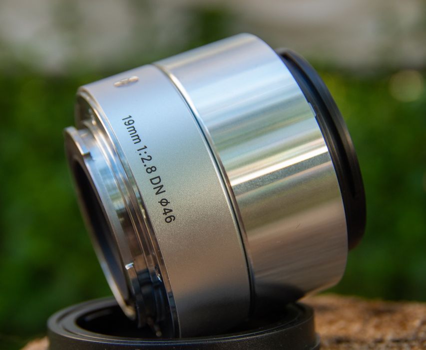 Об'єктив до камер sony E Sigma ART 19 2.8