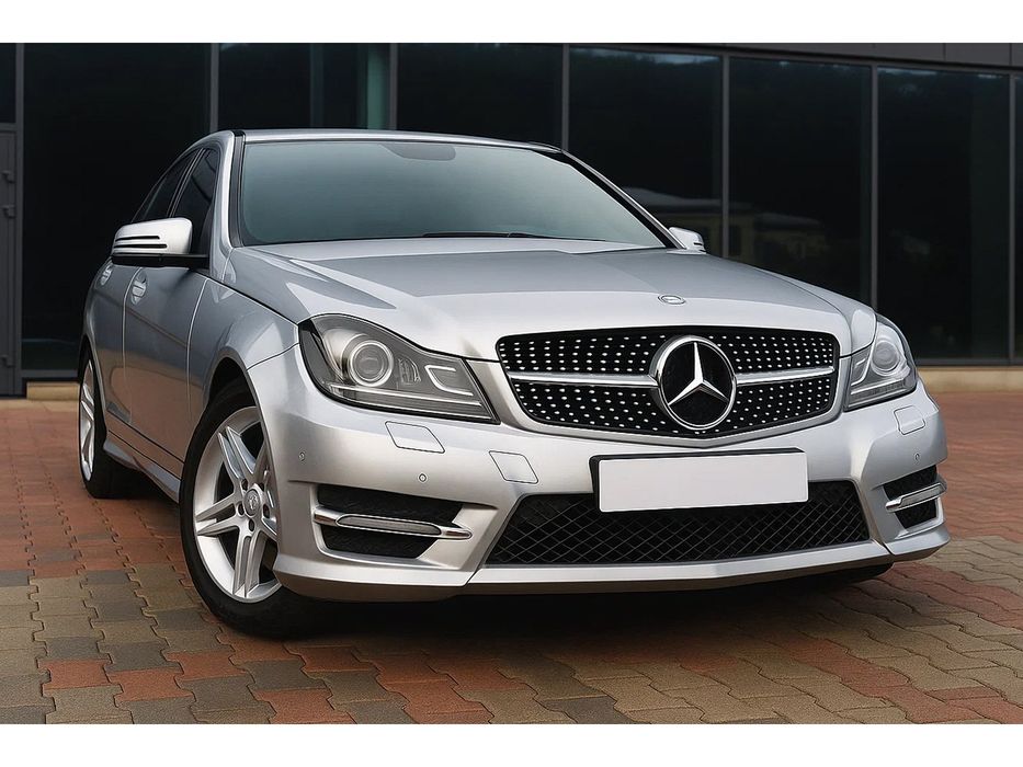 Mercedes C-class W204 Передняя решетка Diamond (тюнинговая)