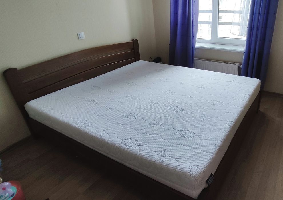 Ліжко 180*200, букове, дерев'яне, щит. Estrella.  Самовивіз