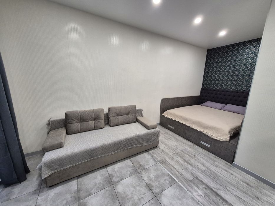 Подобово 1 кімнатна квартира в центрі міста