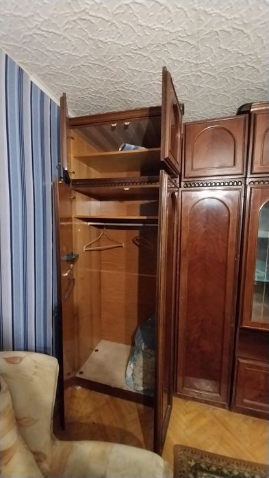 Продам деревянную мебель. Шкаф. Сервант. Тумба. Комод.