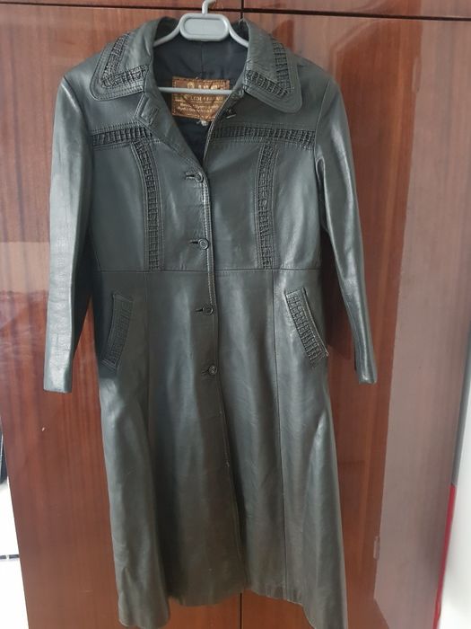 Płaszcz skórzany damski czarny długi z paskiem