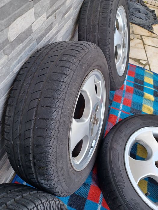 Jantes 4x100 com pneus incluídos e uma delas nova