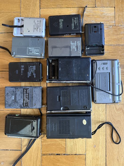 Много разных приемников за 1500 грн все