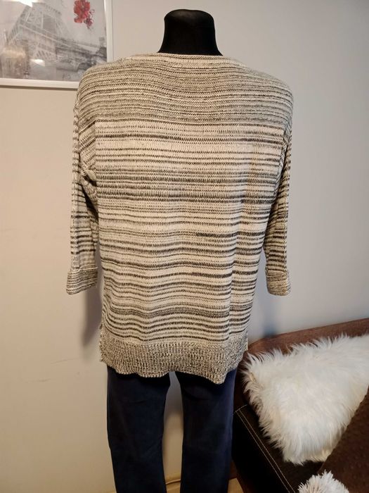 Elegancki z dłuższym tyłem modny sweterek sweter bluzka S/M