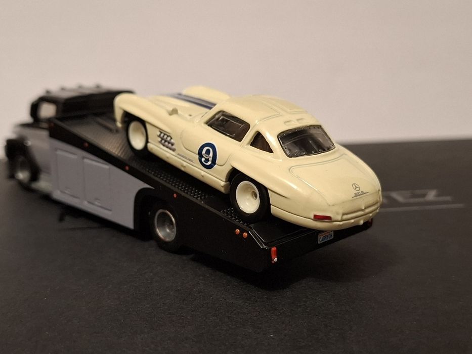 Hot Wheels premium Mercedes-Benz 300 SL колекційний