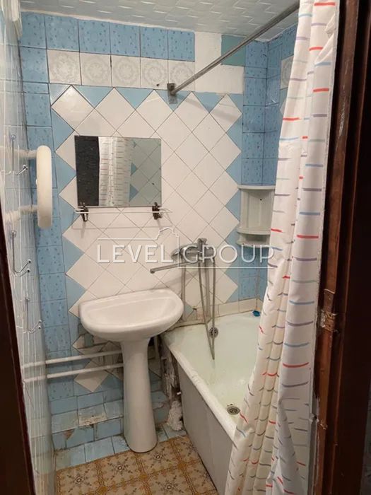 Продаж 3 кімнатної квартири метро Вокзальна Солом'янський р-н