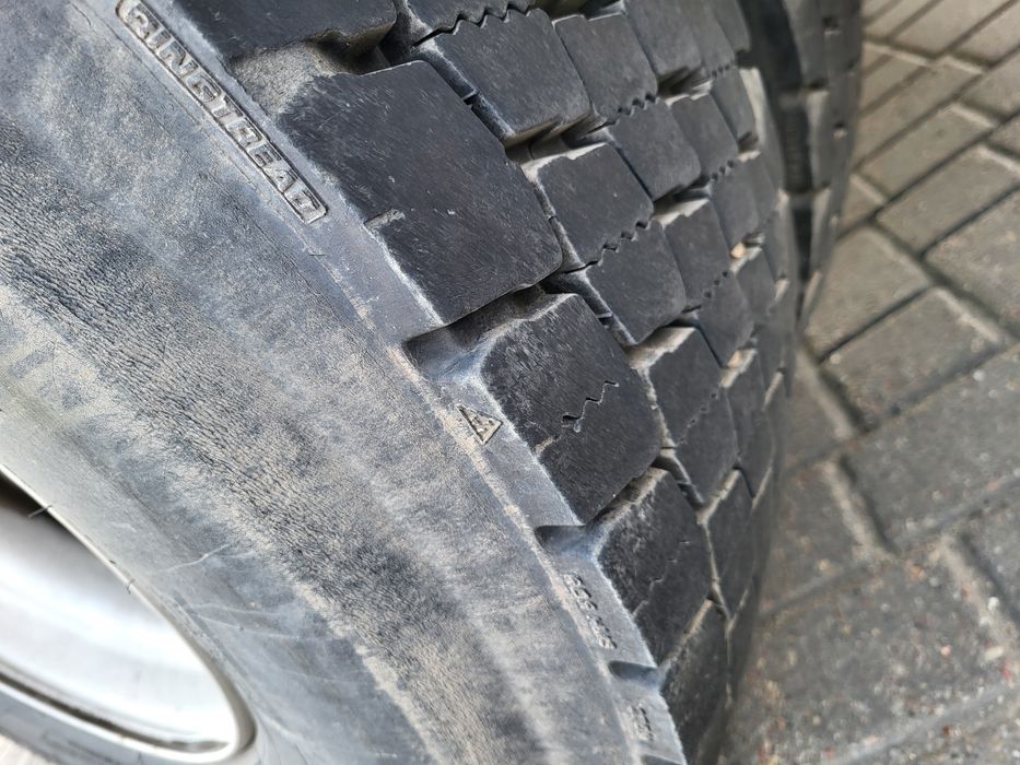 Samochody ciężarowe axor 1829