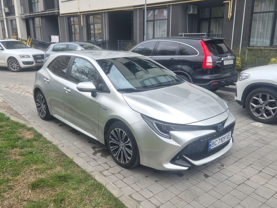 Оренда авто Автомат Hybrid  4л розхід Bolt Uklon