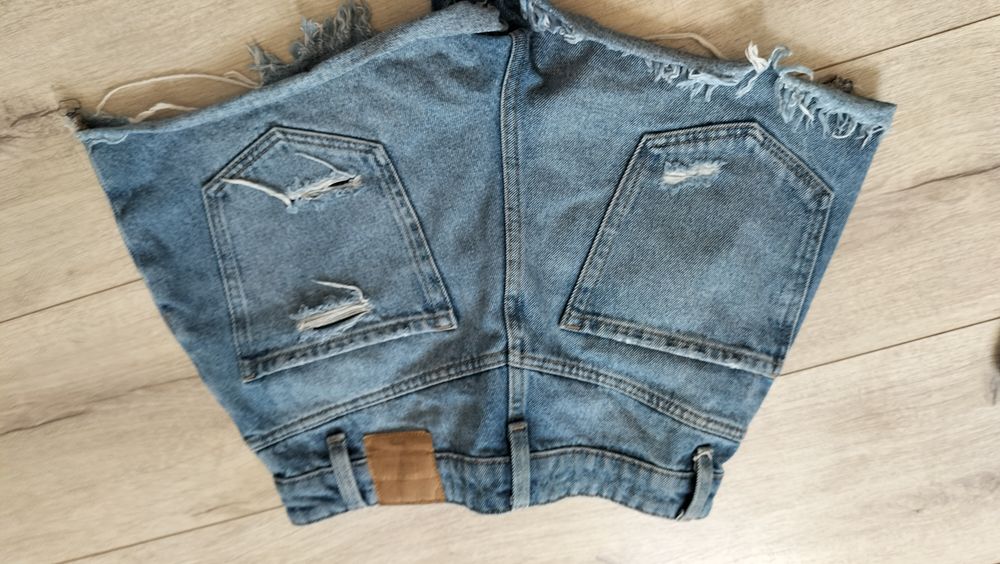 Spodenki damskie XS Sinsay