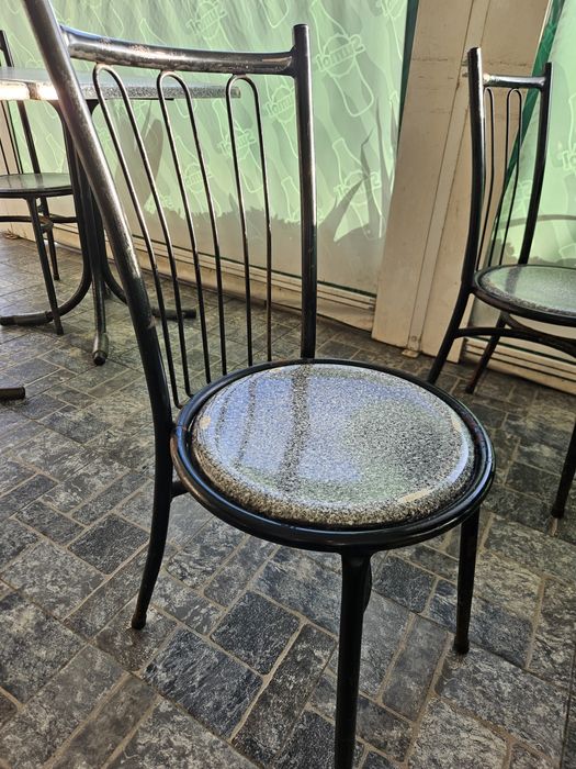 Cadeira de ferro restaurante