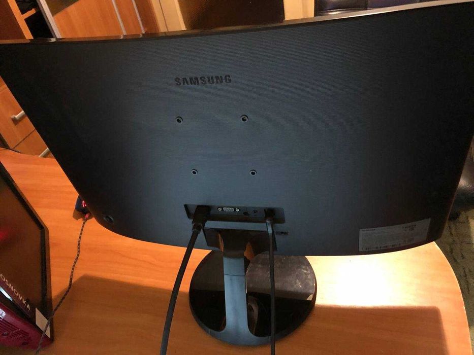 Монітор Samsung CF390 Essential Curved 24"