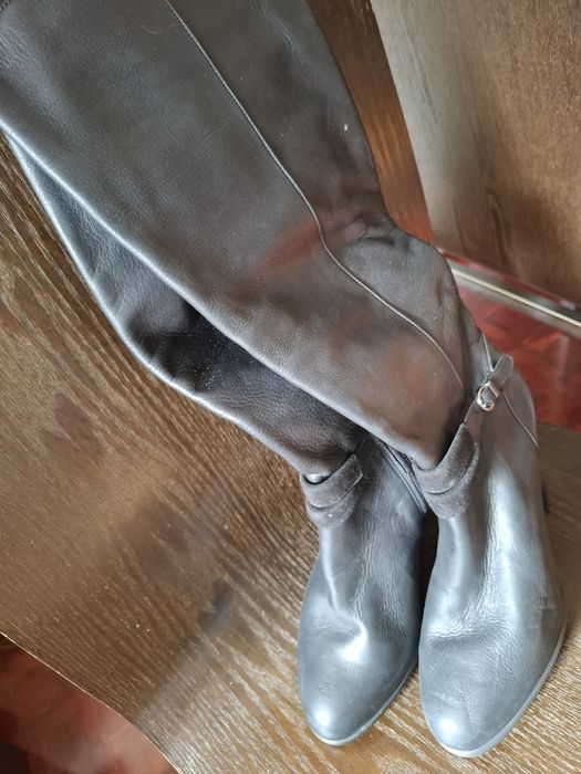 Botas em pele novas nº 36