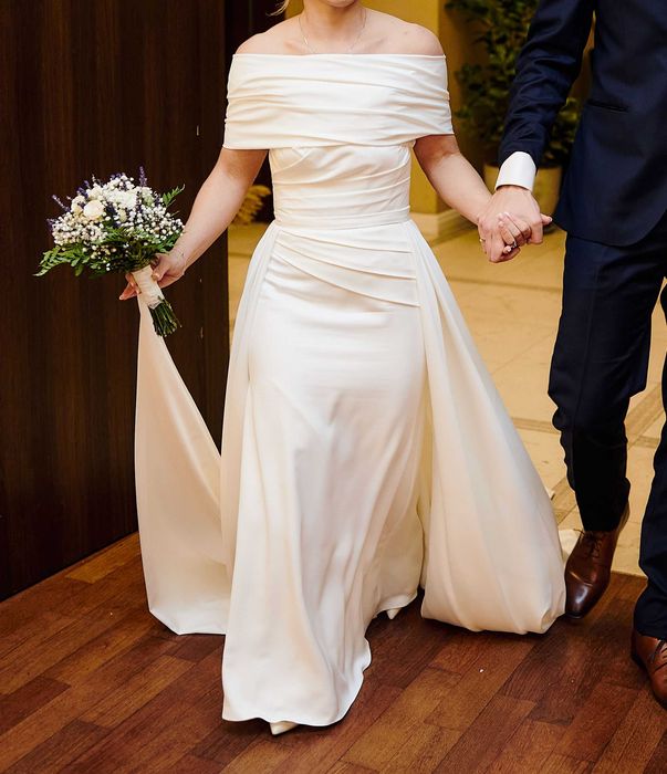 Suknia ślubna jedwabna satyna odpinany tren na pasku bolerko