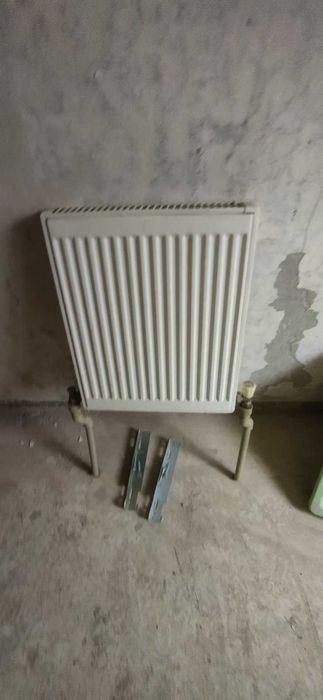 Продам батарею для ванной комнаты с краниками