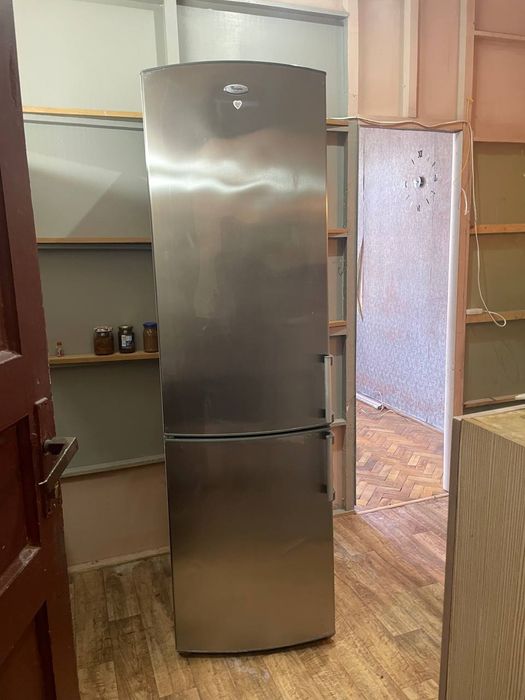 Холодильник Whirlpool WBE3712 A+ X