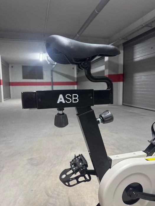 Bicicleta Spinning Reebok AR Sprint Bike – Volante 14 kg – Excelente estado