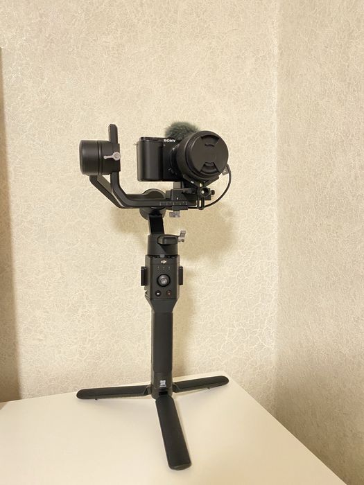 Sony zv-e10 + Sigma 30mm 1.4 DC DN + DJI Ronin SC