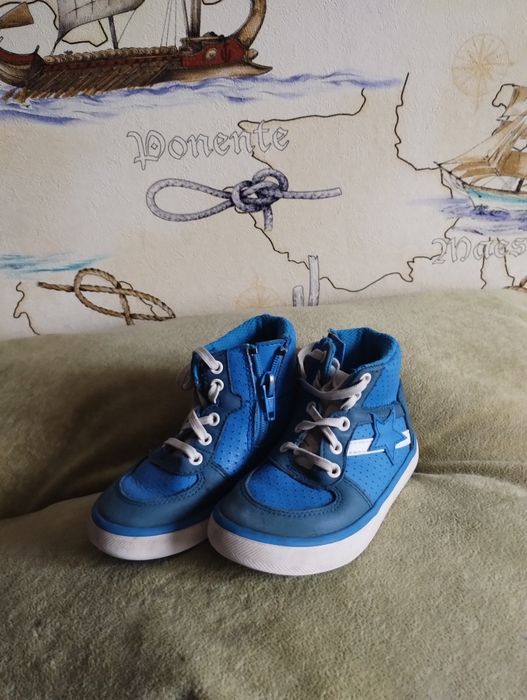 Черевики Clarks.