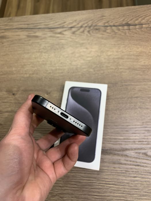 Iphone 15 pro idealny stan!