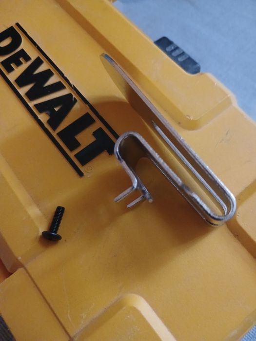 клипса для dewalt