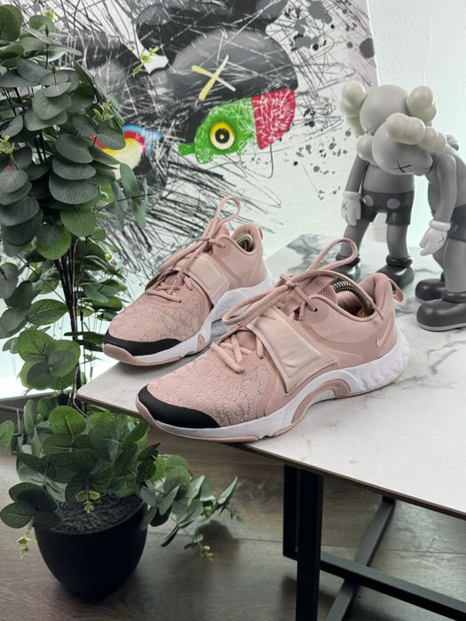 Кросівки Nike Renew 40 розмір Е7660