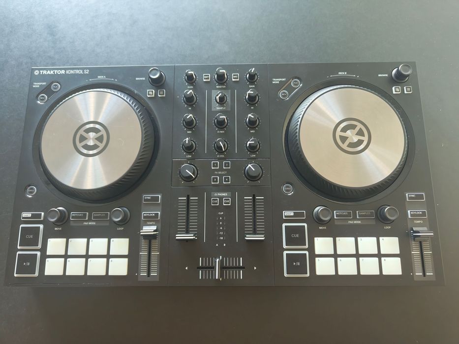 Kontroler DJ Traktor Kontrol s2mk3