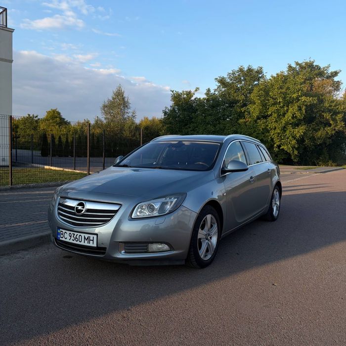 Продам Opel Insignia 2.0