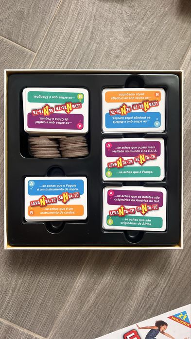 Jogo Levanta-te e Senta-te