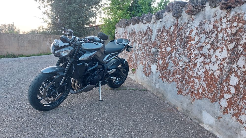 Triumph street triple 765 R