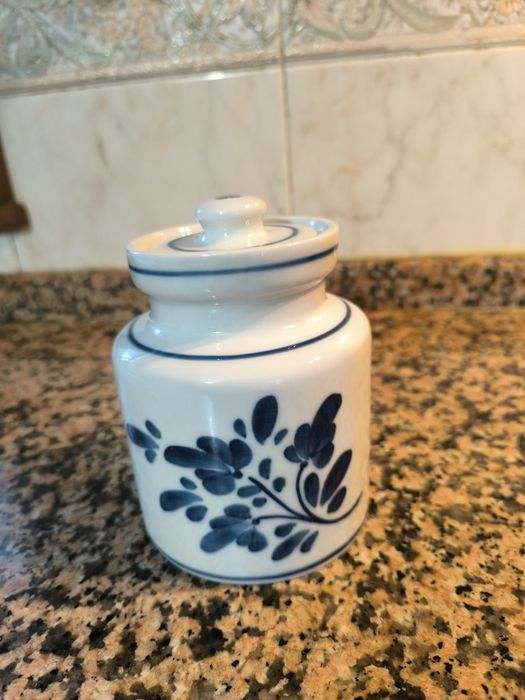 Pote em louça de Viana
