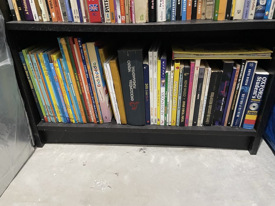 Vários livros infantis
