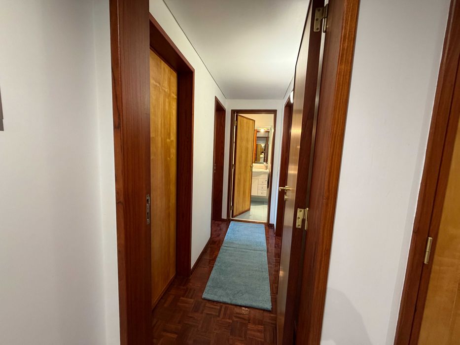 Quarto estudante universitária - Algés