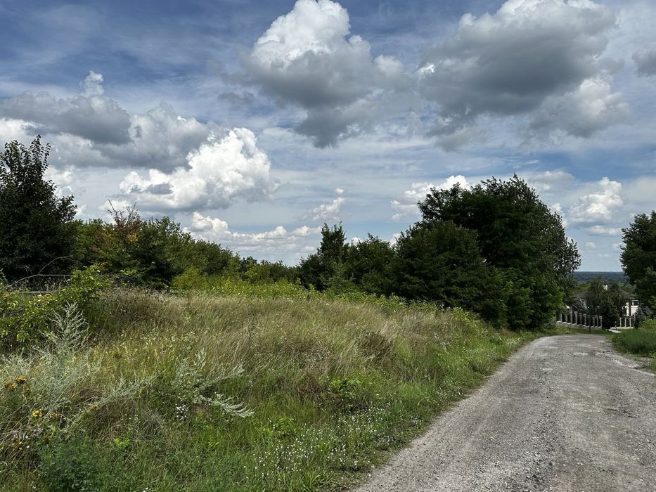 Безрадичі. Ексклюзивна Видова ділянка-88 соток. Є ТП на 63 кВт. Без %