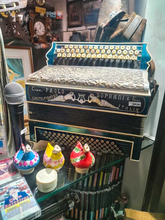 Acordeão Paolo Soprani Escala Madrepérola Metal 75 Baixos c/ Mala