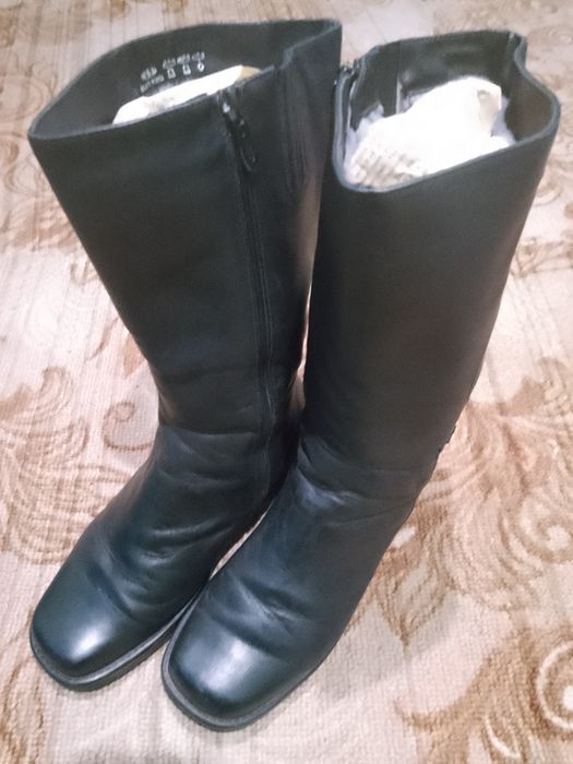 Чоботи жіночі, шкіряні, 41 розм.