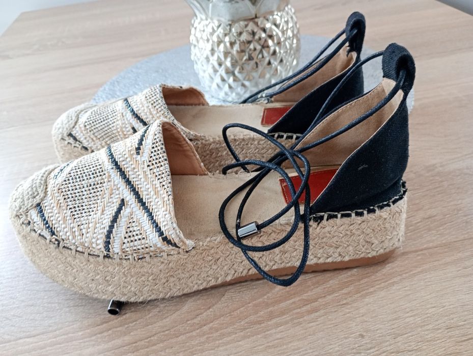 Damskie espadryle