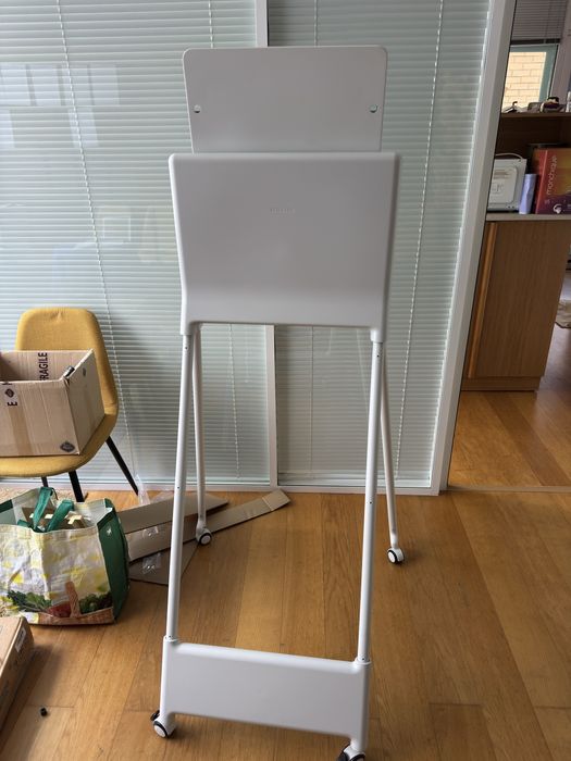 Tripé/Stand Movel Samsung 55 polegadas como NOVO