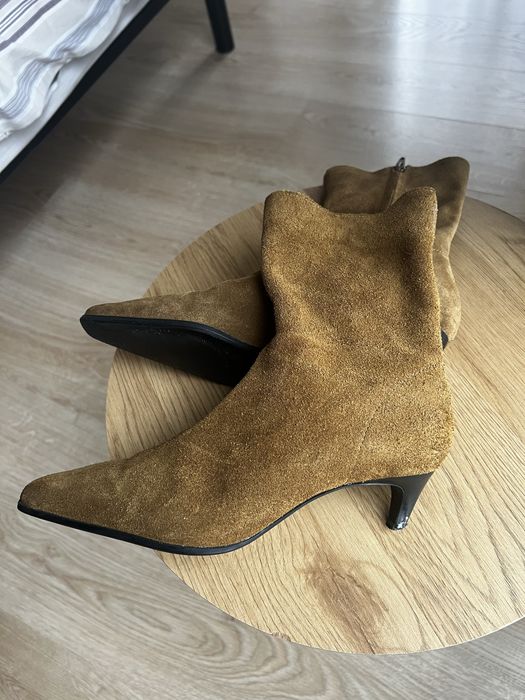 Zara замшеві чоботи черевики