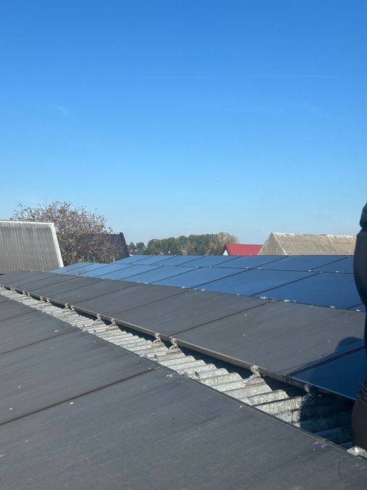 Mycie paneli fotowoltaicznych i powierzchni szklanych