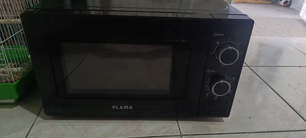 Microondas para peças.